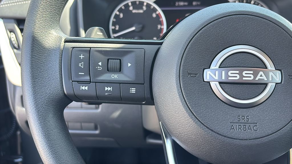 Used 2023 Nissan Rogue SV AWD/4WD image 17