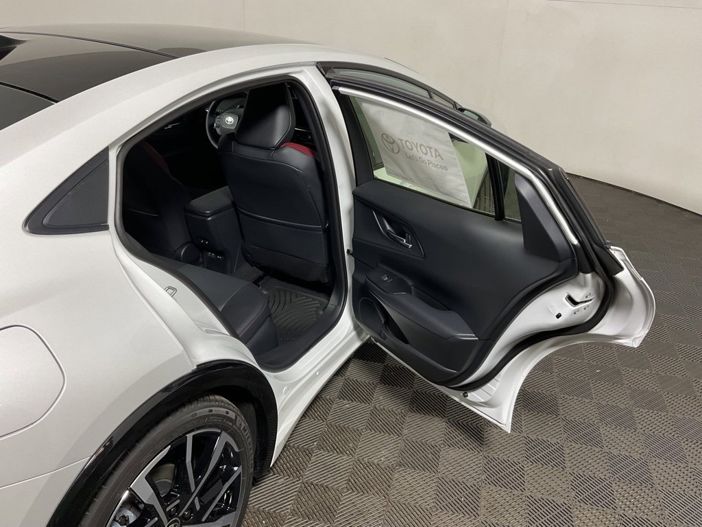 New 2025 Toyota Prius Plug-In Hybrid image 33