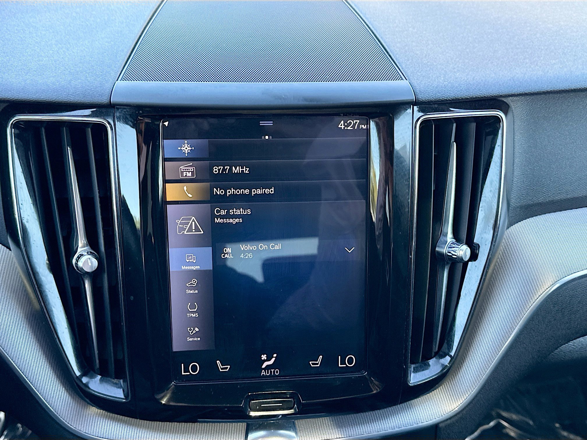 Used 2018 Volvo XC60 T6 R-Design w/ Convenience Package AWD/4WD image 29