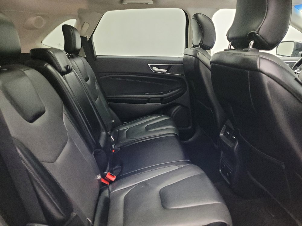 Used 2019 Ford Edge Titanium w/ Equipment Group 301A AWD/4WD image 19