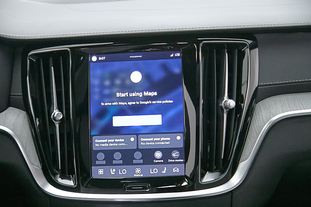Certified 2024 Volvo S60 T8 Ultimate AWD/4WD image 31