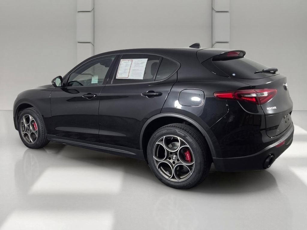 Used 2023 Alfa Romeo Stelvio Sprint RWD image 6