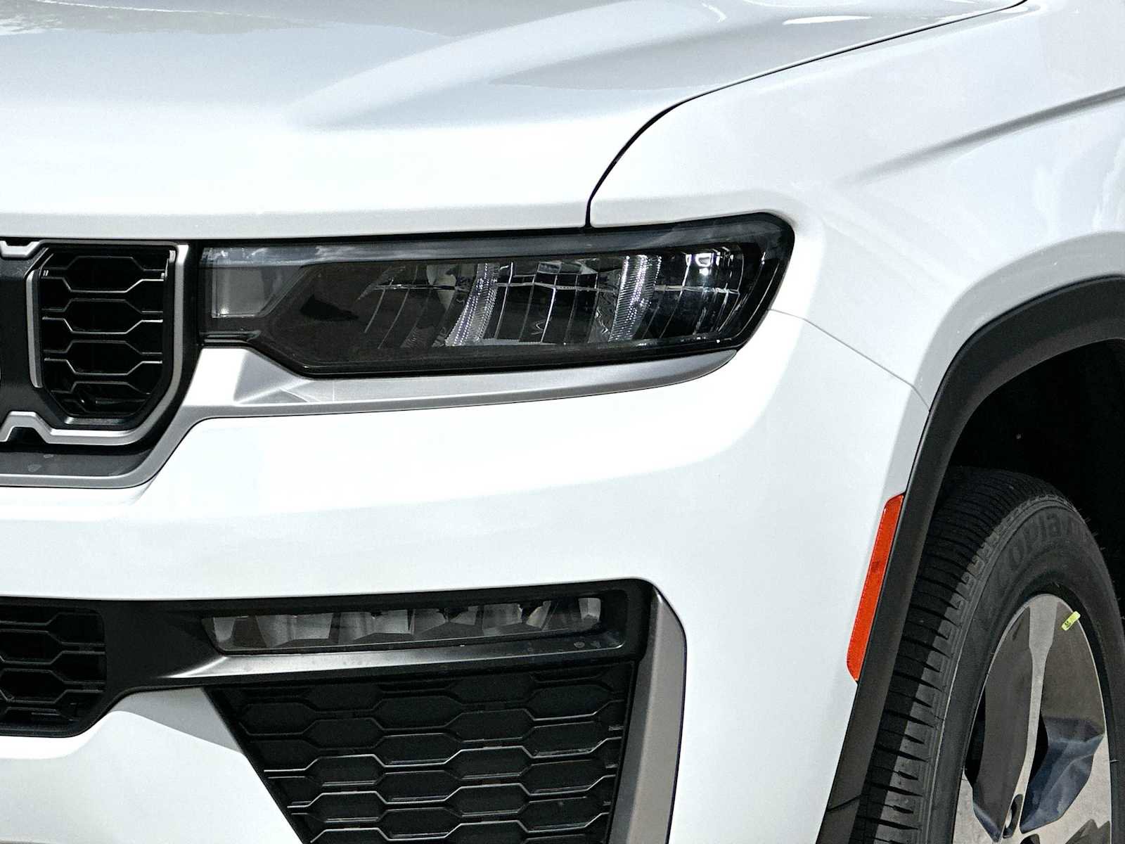 New 2026 Jeep Grand Cherokee Limited RWD image 16