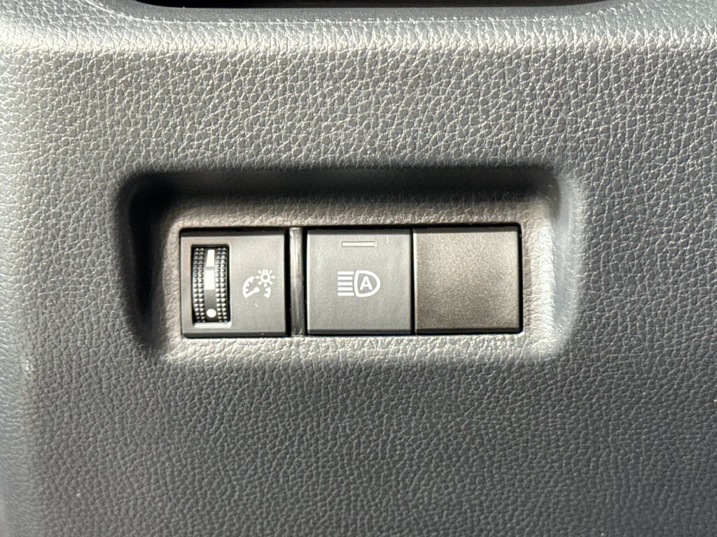 Used 2023 Toyota RAV4 XLE AWD/4WD image 15