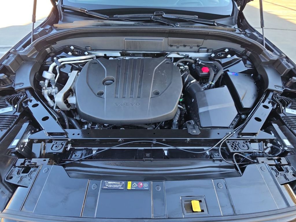 Used 2025 Volvo XC60 B5 Ultra w/ Protection Package Premier image 31