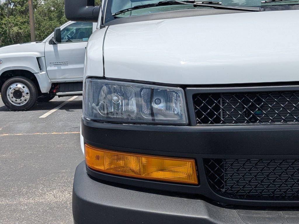 New 2025 Chevrolet Express 2500 w/ Communications Package image 10