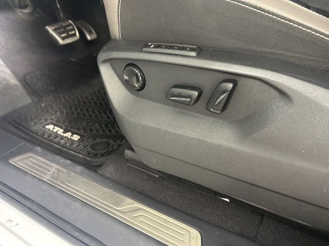 Used 2022 Volkswagen Atlas SEL Premium image 26