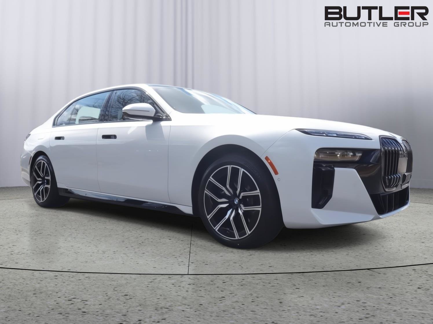 Used 2026 BMW 760i xDrive w/ Executive Package AWD/4WD image 9