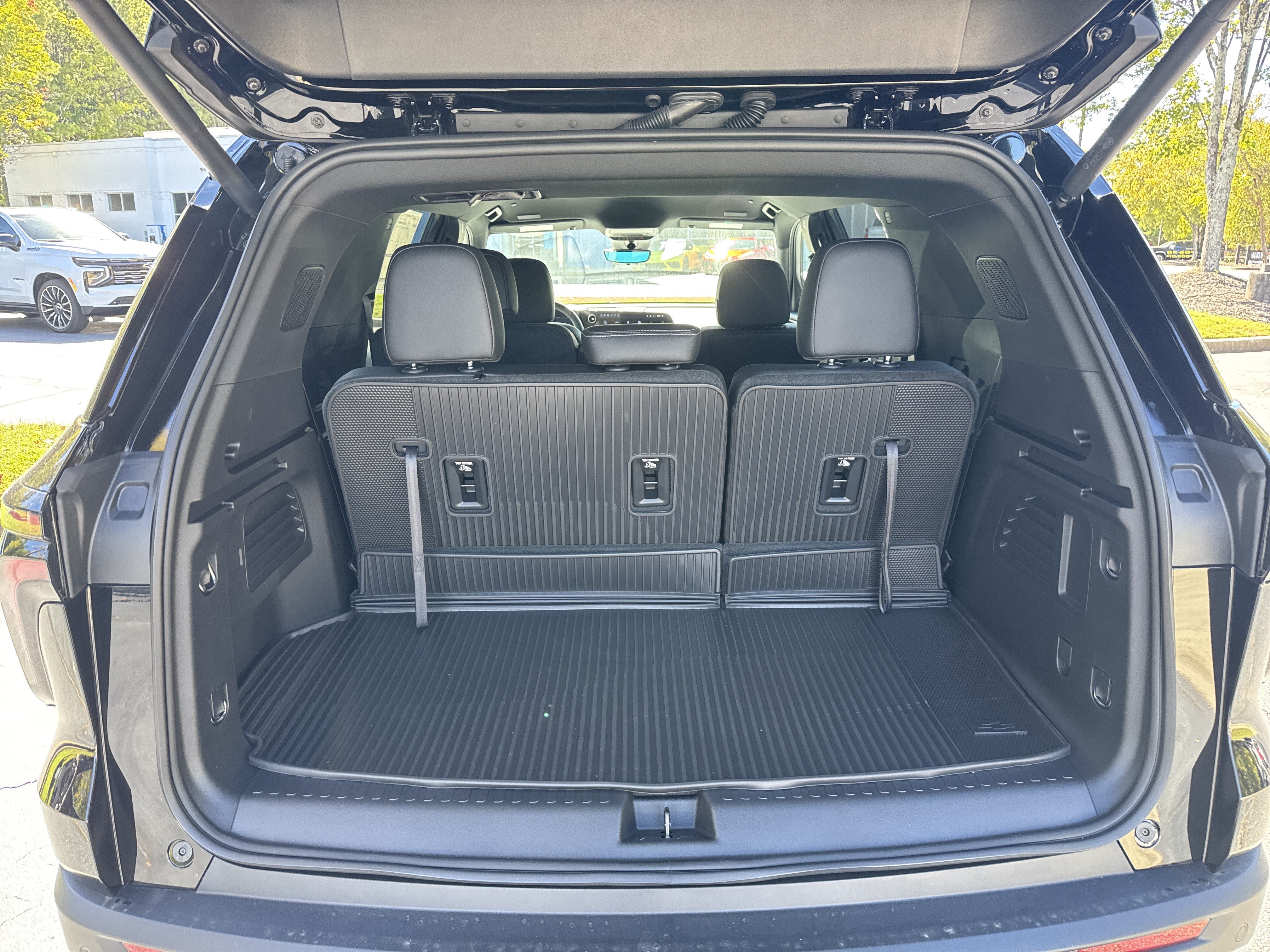 New 2027 Chevrolet Traverse LT w/ Enhanced Driving Package FWD image 19