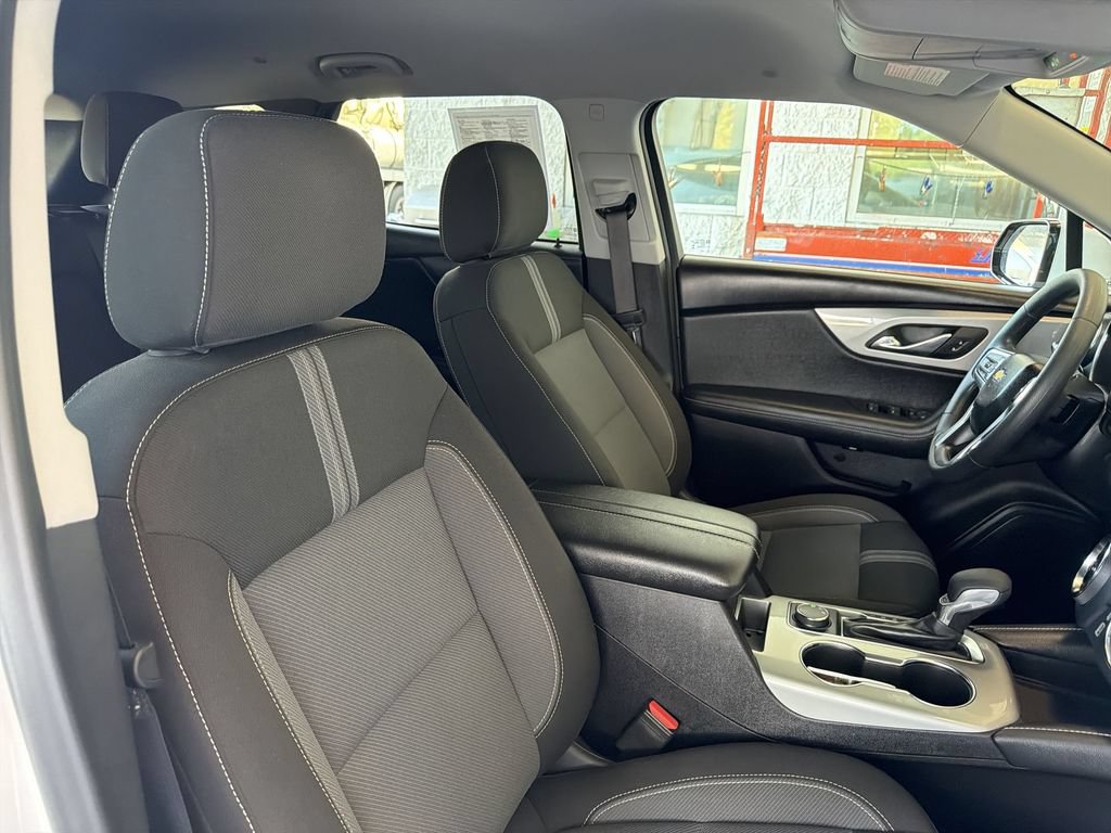 Certified 2025 Chevrolet Blazer LT FWD image 27