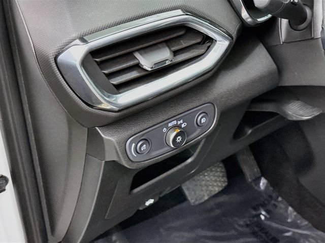 Used 2022 Chevrolet TrailBlazer LT w/ LPO, Blackout Package FWD image 10