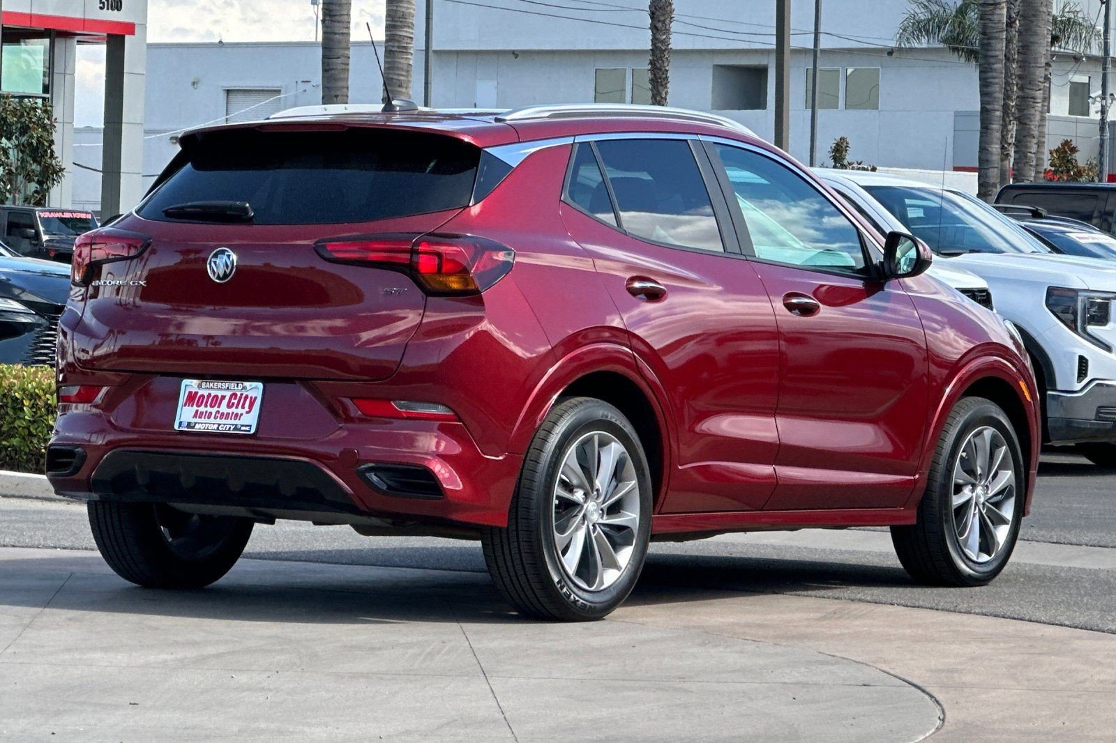 Used 2023 Buick Encore GX Select w/ Sport Touring Package FWD image 4