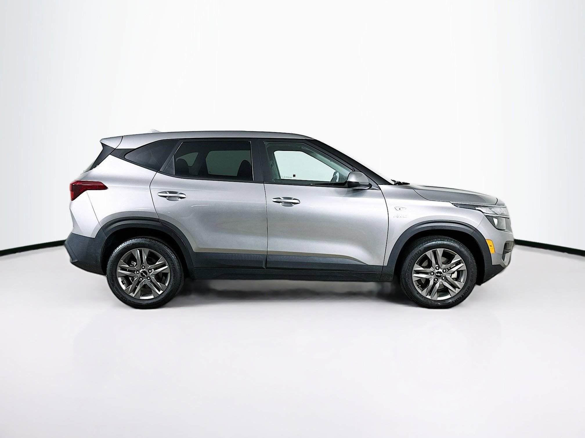 Used 2023 Kia Seltos LX image 10