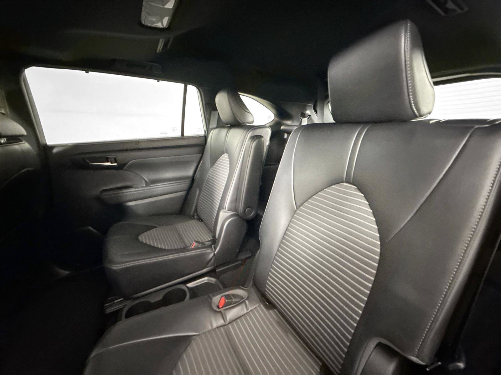 Certified 2023 Toyota Highlander XSE image 31