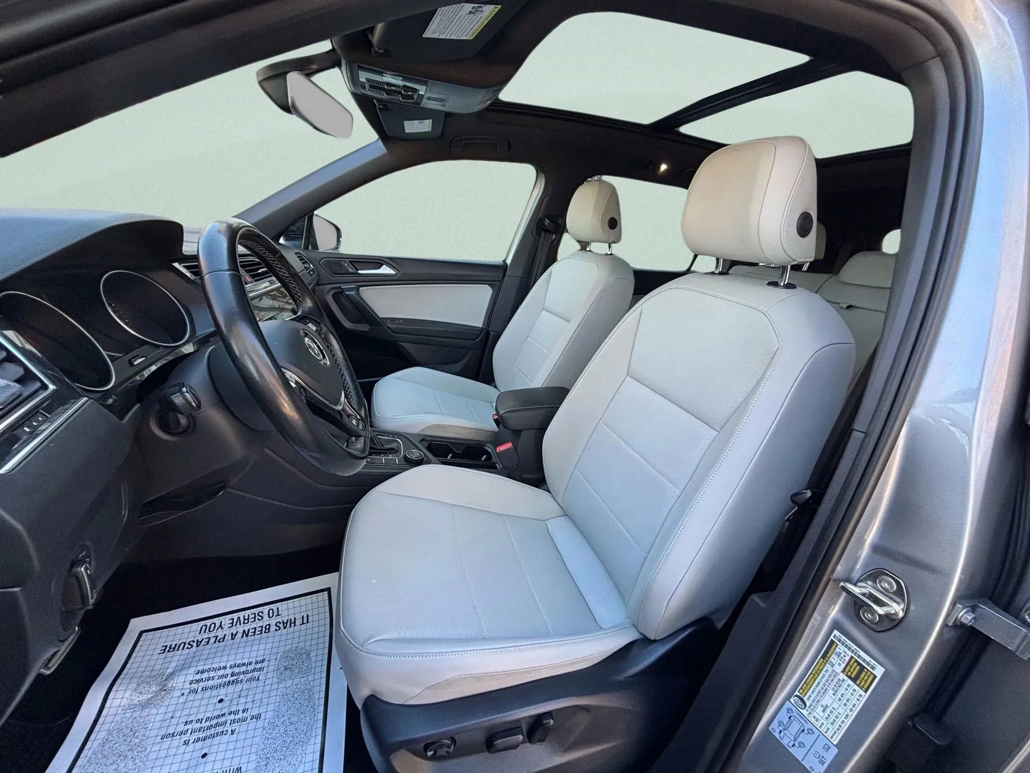 Used 2021 Volkswagen Tiguan SE R-Line w/ 3rd Row Seat Package image 37