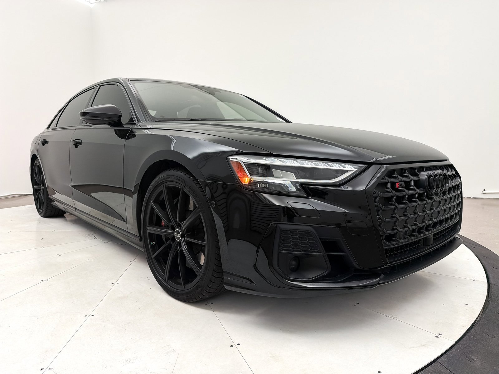 Used 2024 Audi S8 4.0T image 19
