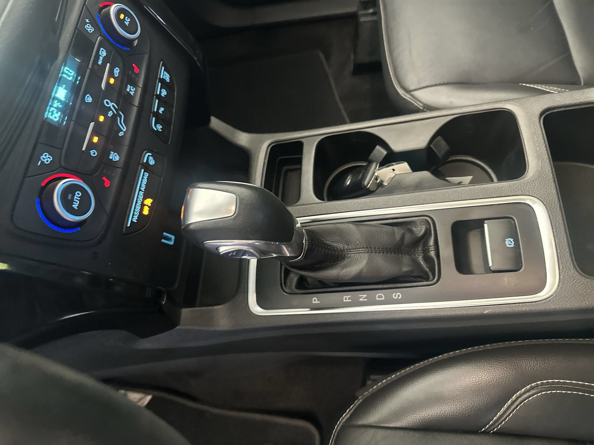 Used 2019 Ford Escape Titanium FWD image 20