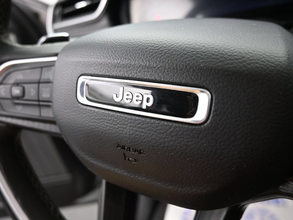 Used 2024 Jeep Grand Cherokee Altitude AWD/4WD image 22