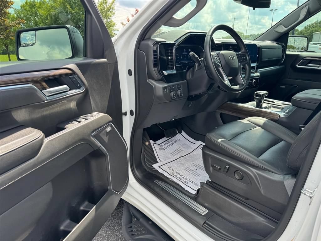 Used 2025 Chevrolet Silverado 1500 LT Trail Boss w/ Convenience Package II AWD/4WD image 14
