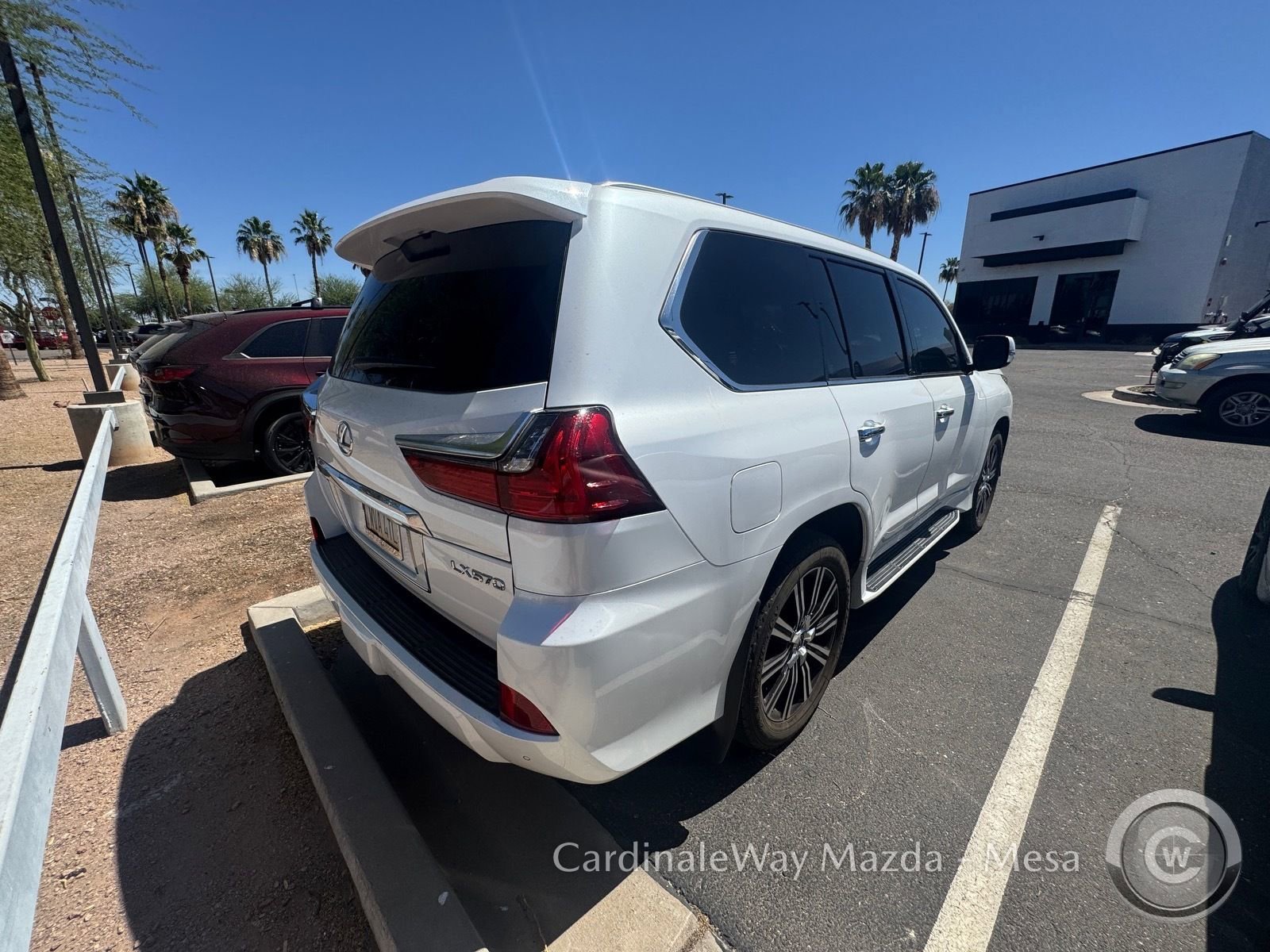 Used 2021 Lexus LX 570 4WD w/ Luxury Package image 4
