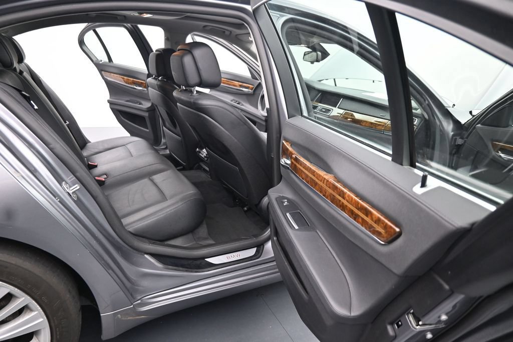 Used 2015 BMW 740i RWD image 23