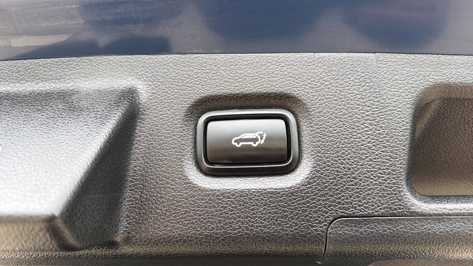 Used 2023 Hyundai Santa Fe Limited image 29