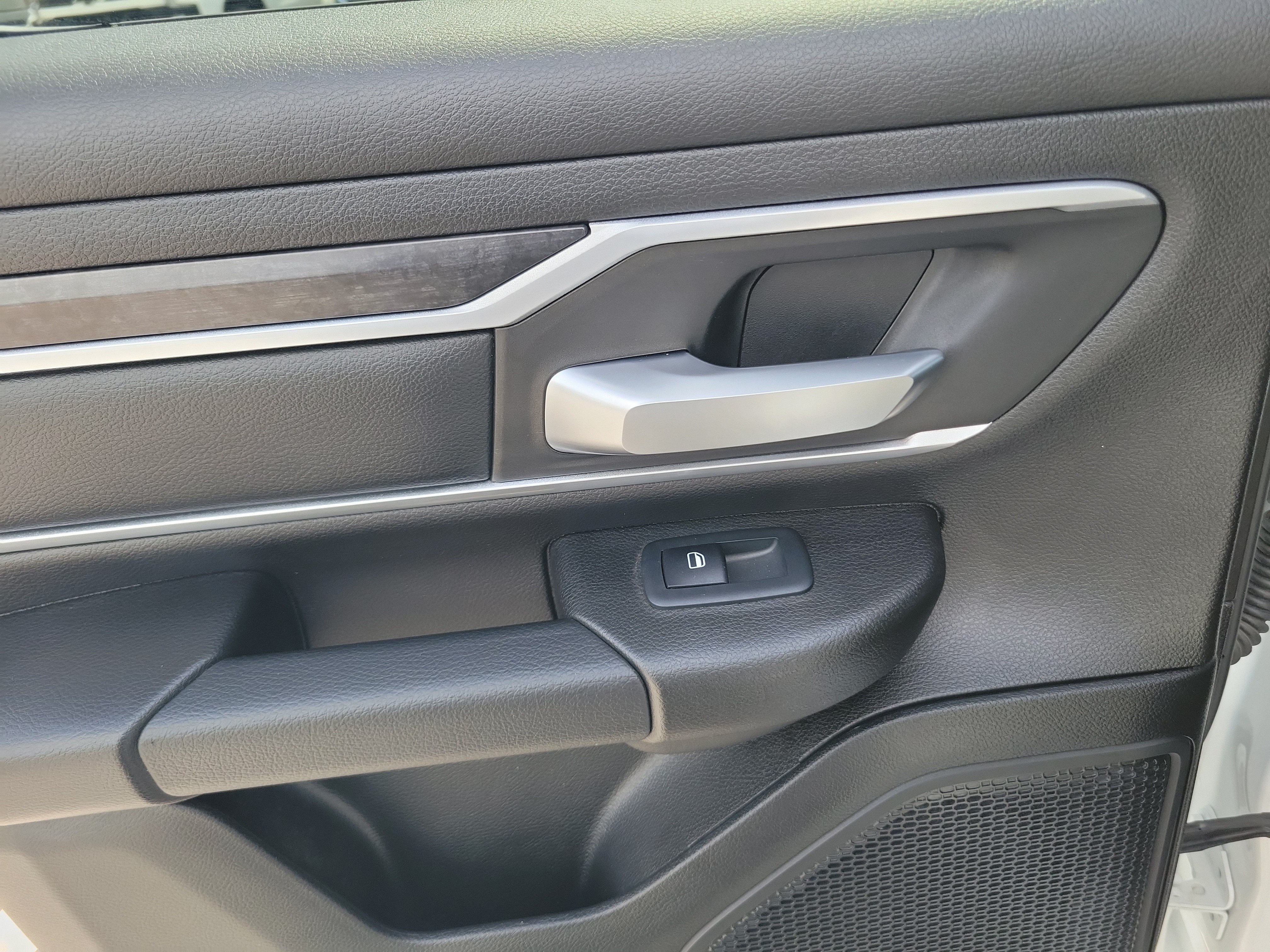 Used 2023 RAM 1500 Big Horn AWD/4WD image 28
