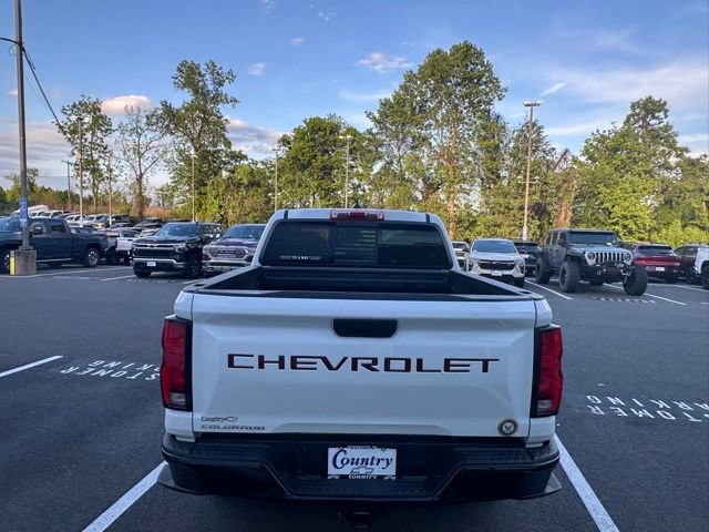 Used 2024 Chevrolet Colorado Z71 w/ Z71 Convenience Package 2 AWD/4WD image 3