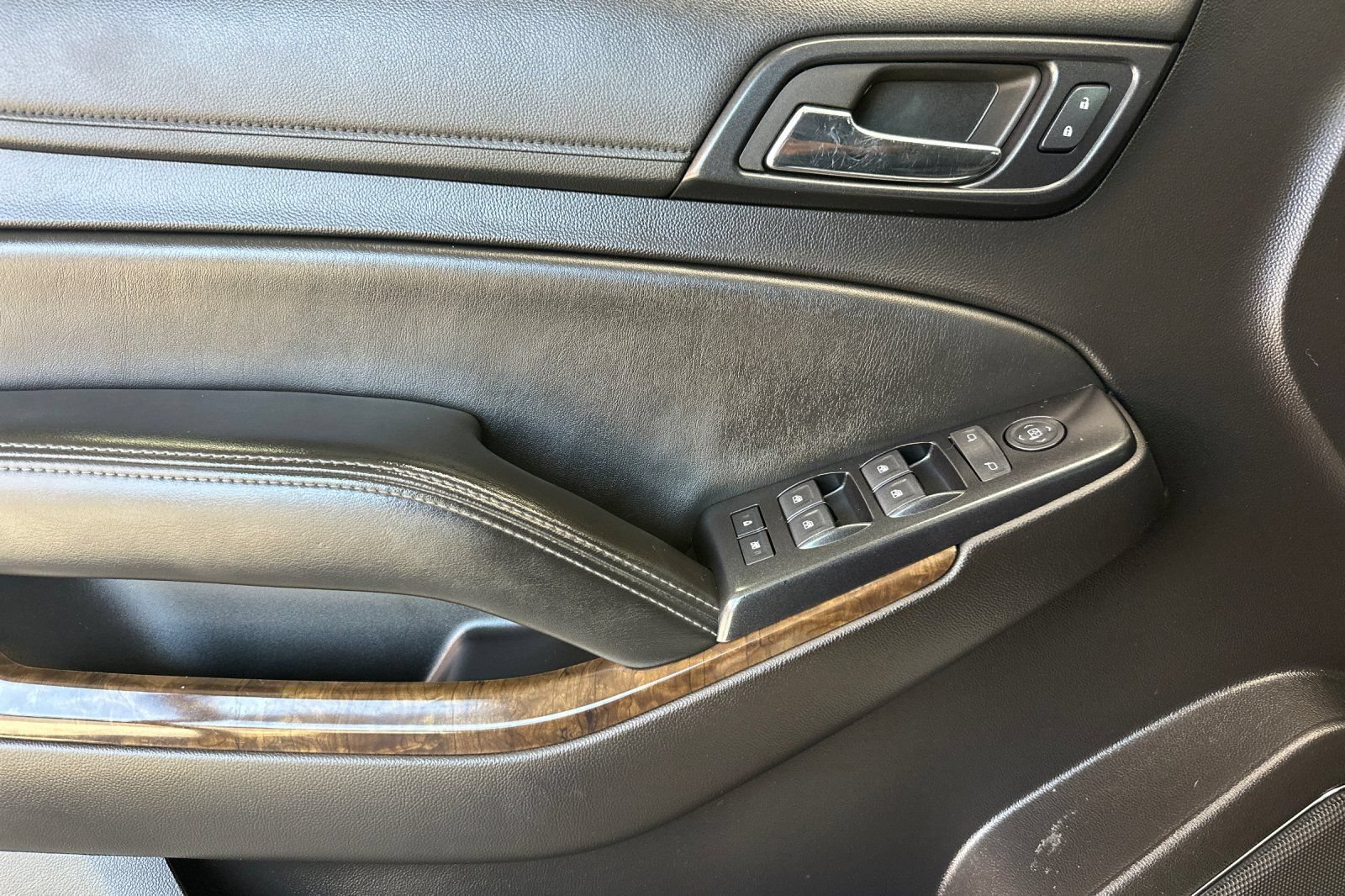 Used 2015 Chevrolet Tahoe LS RWD image 11
