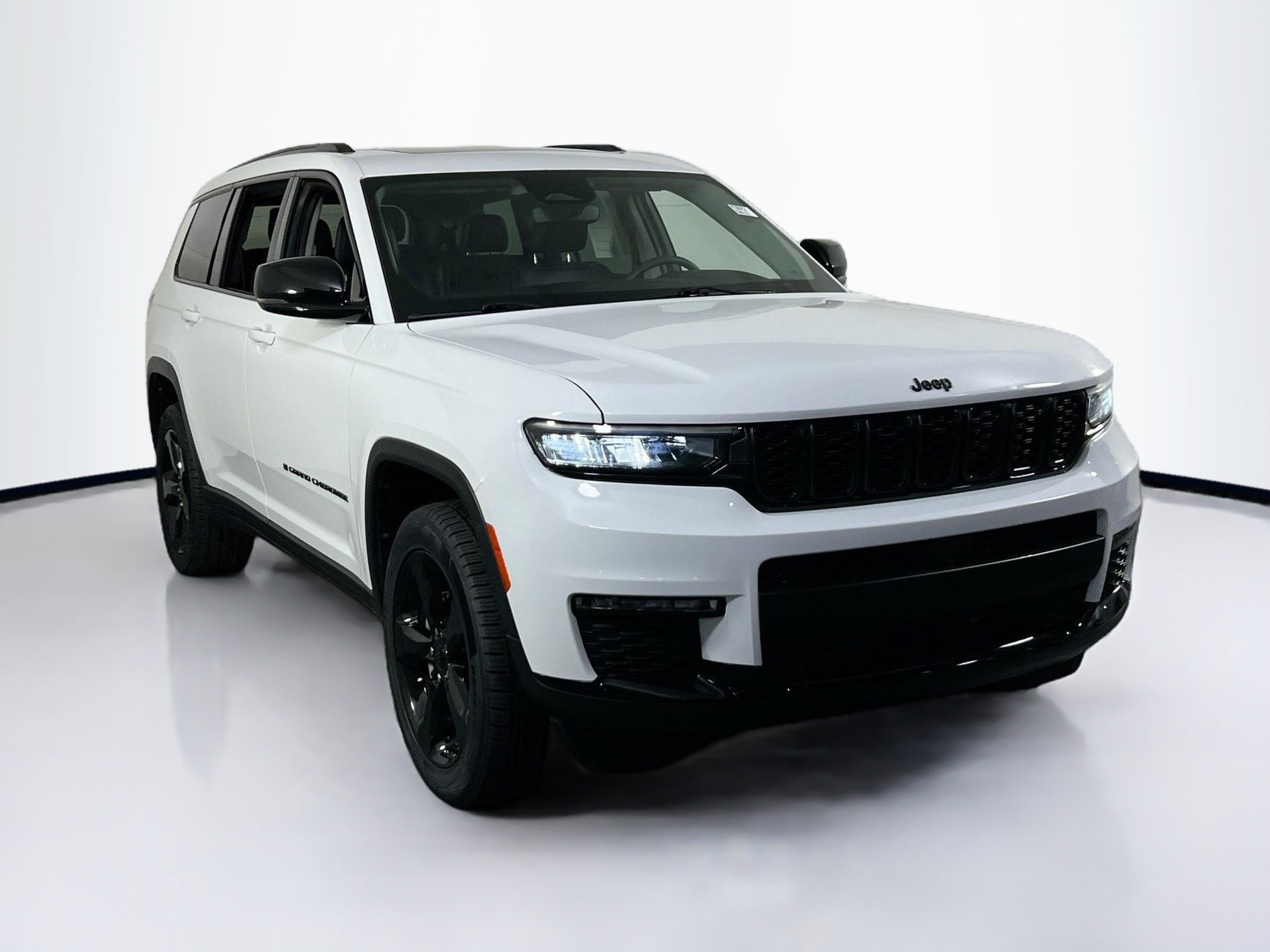 Used 2023 Jeep Grand Cherokee L Limited w/ Black Appearance Package image 3
