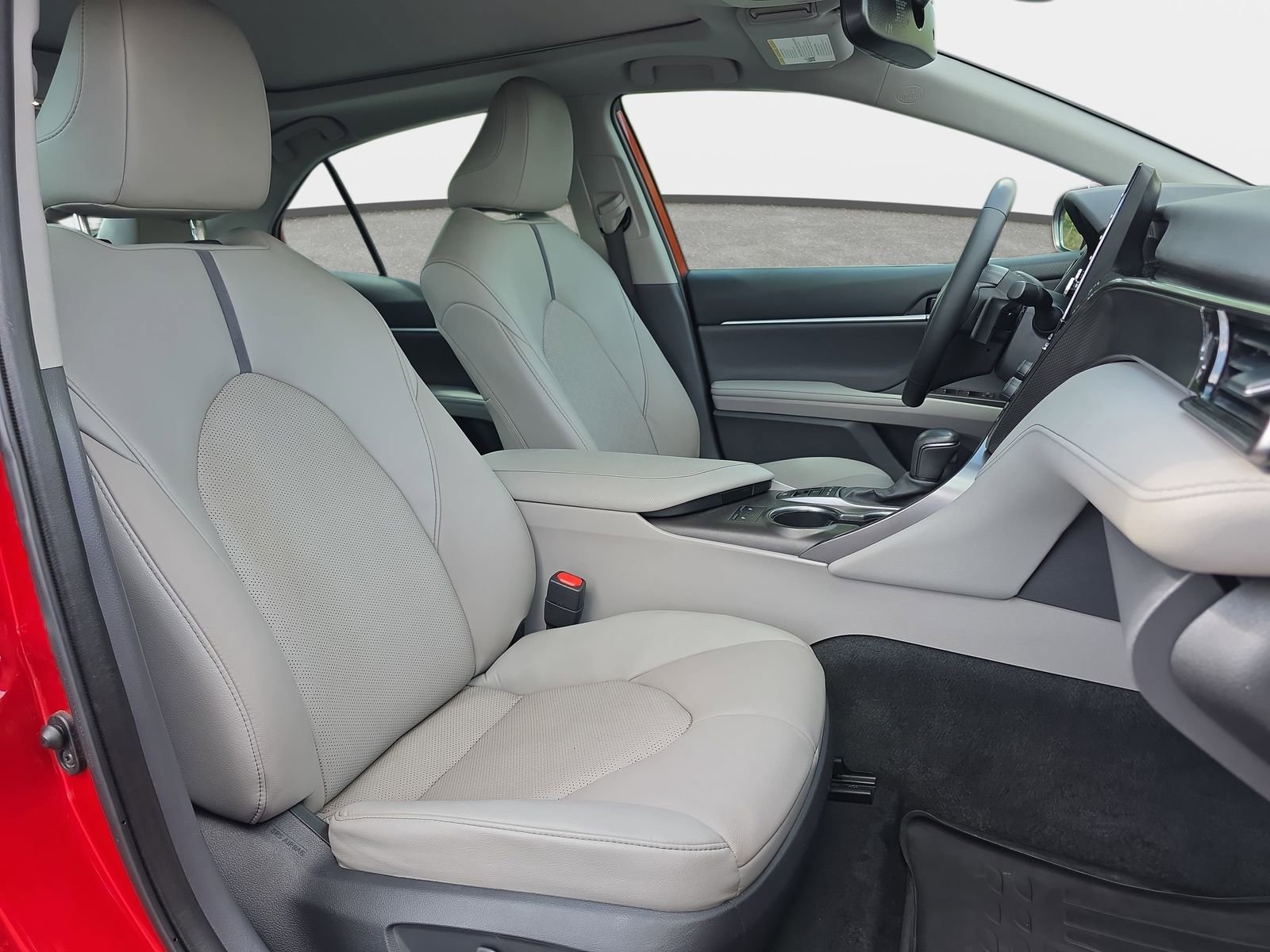 Used 2023 Toyota Camry XSE image 10