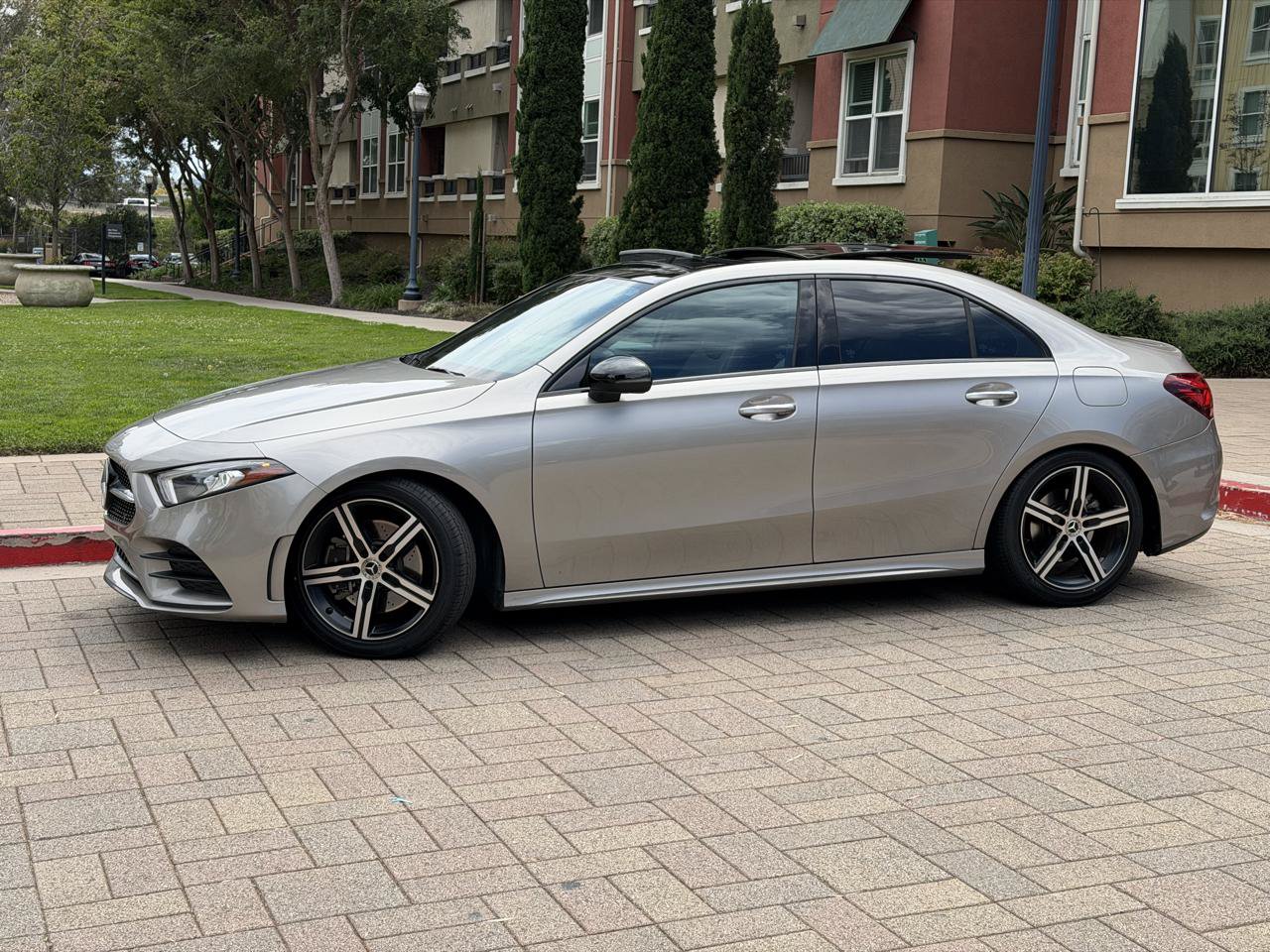 Used 2019 Mercedes-Benz A 220 4MATIC image 3