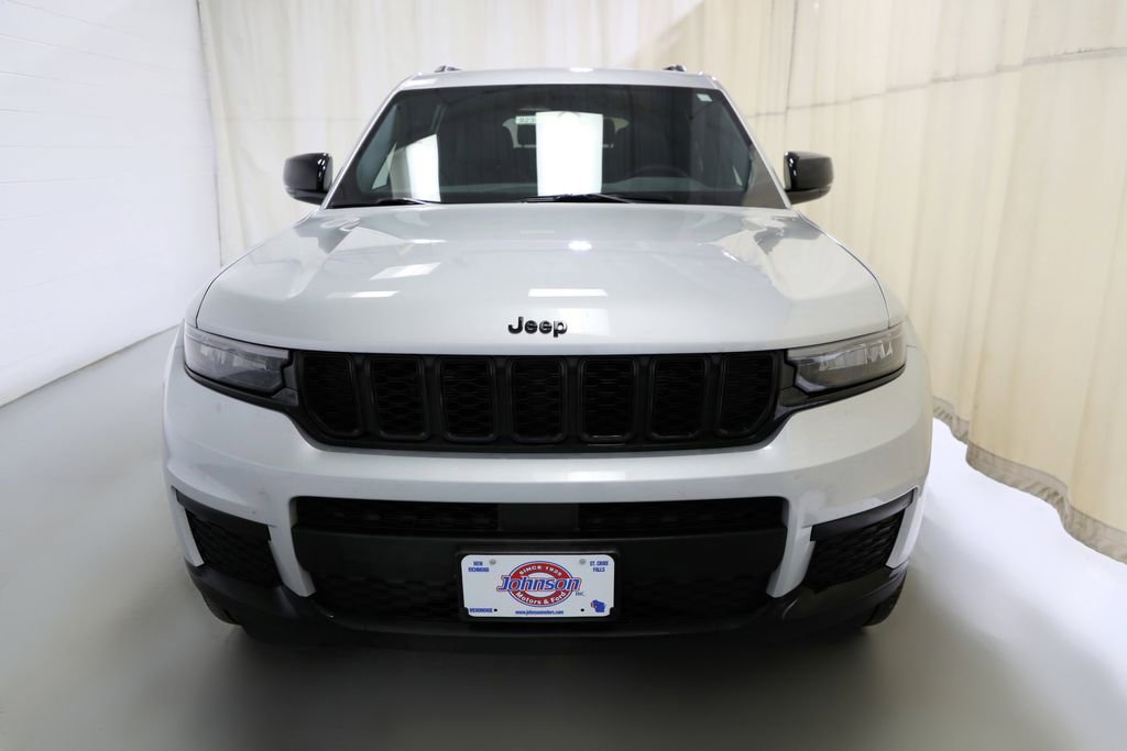 Used 2025 Jeep Grand Cherokee L Altitude image 20