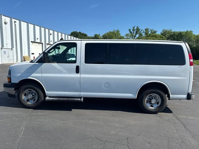 Used 2017 Chevrolet Express 3500 LT w/ LT Preferred Equipment Group RWD image 5
