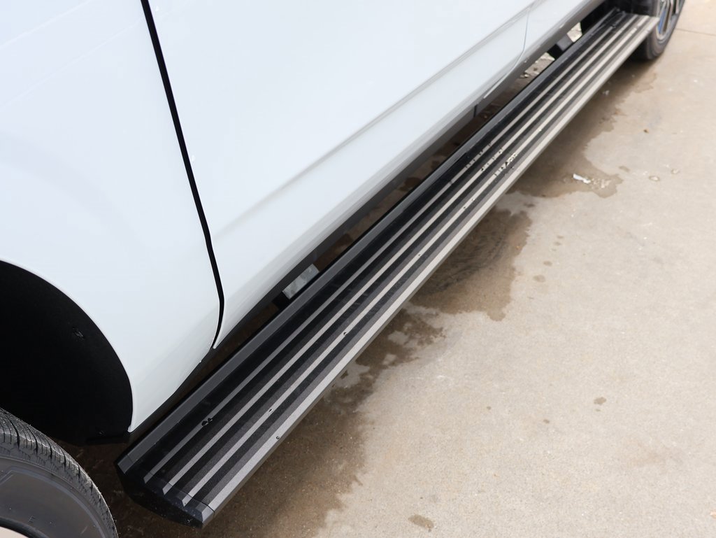 New 2026 Chevrolet Suburban High Country image 39