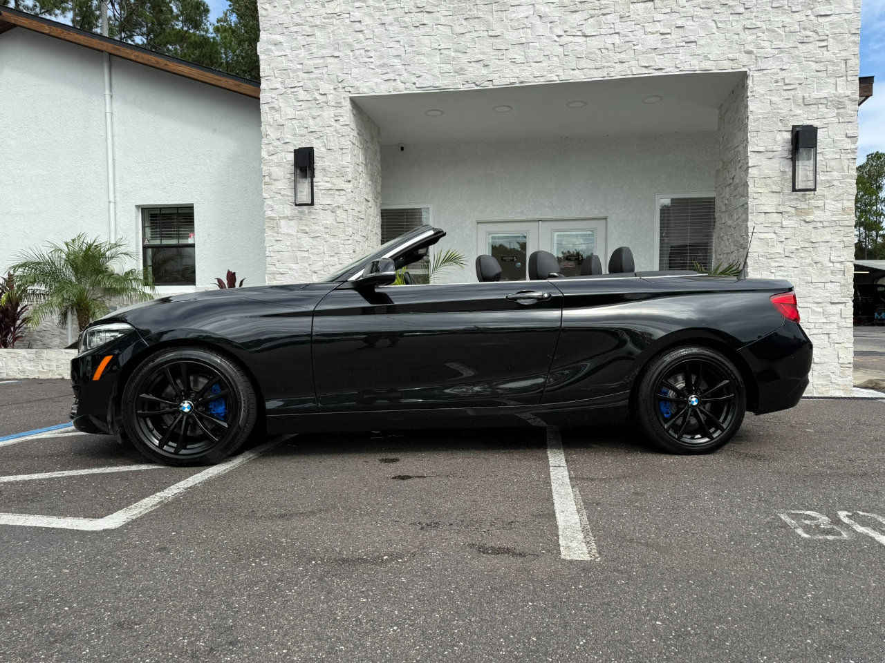 Used 2019 BMW 230i xDrive 230i xDrive Convertible w/ Premium Package image 2