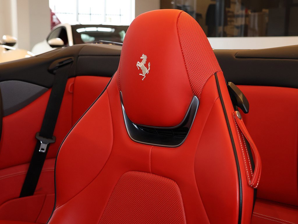 Certified 2022 Ferrari Portofino M image 76