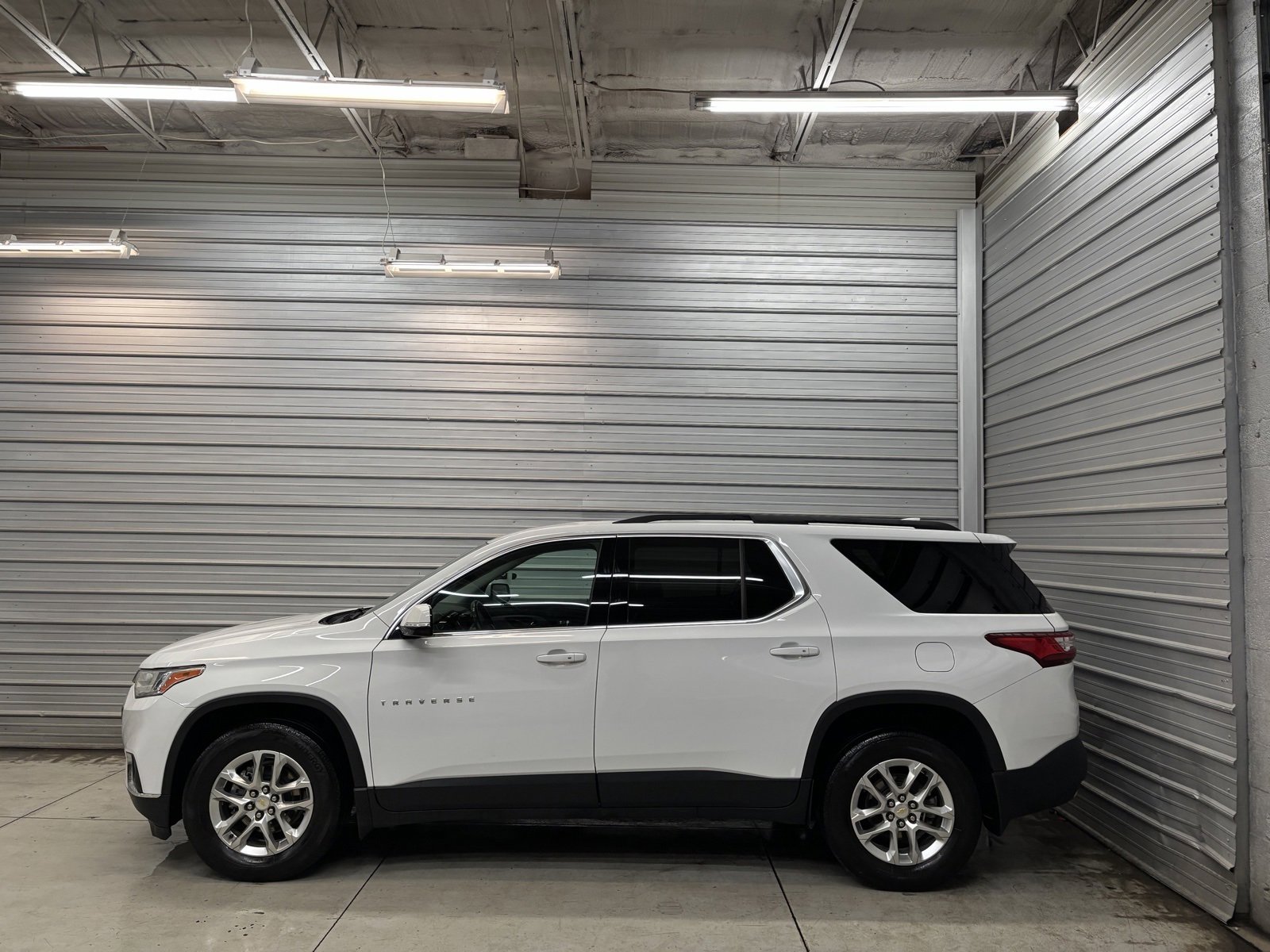 Used 2021 Chevrolet Traverse LT image 8