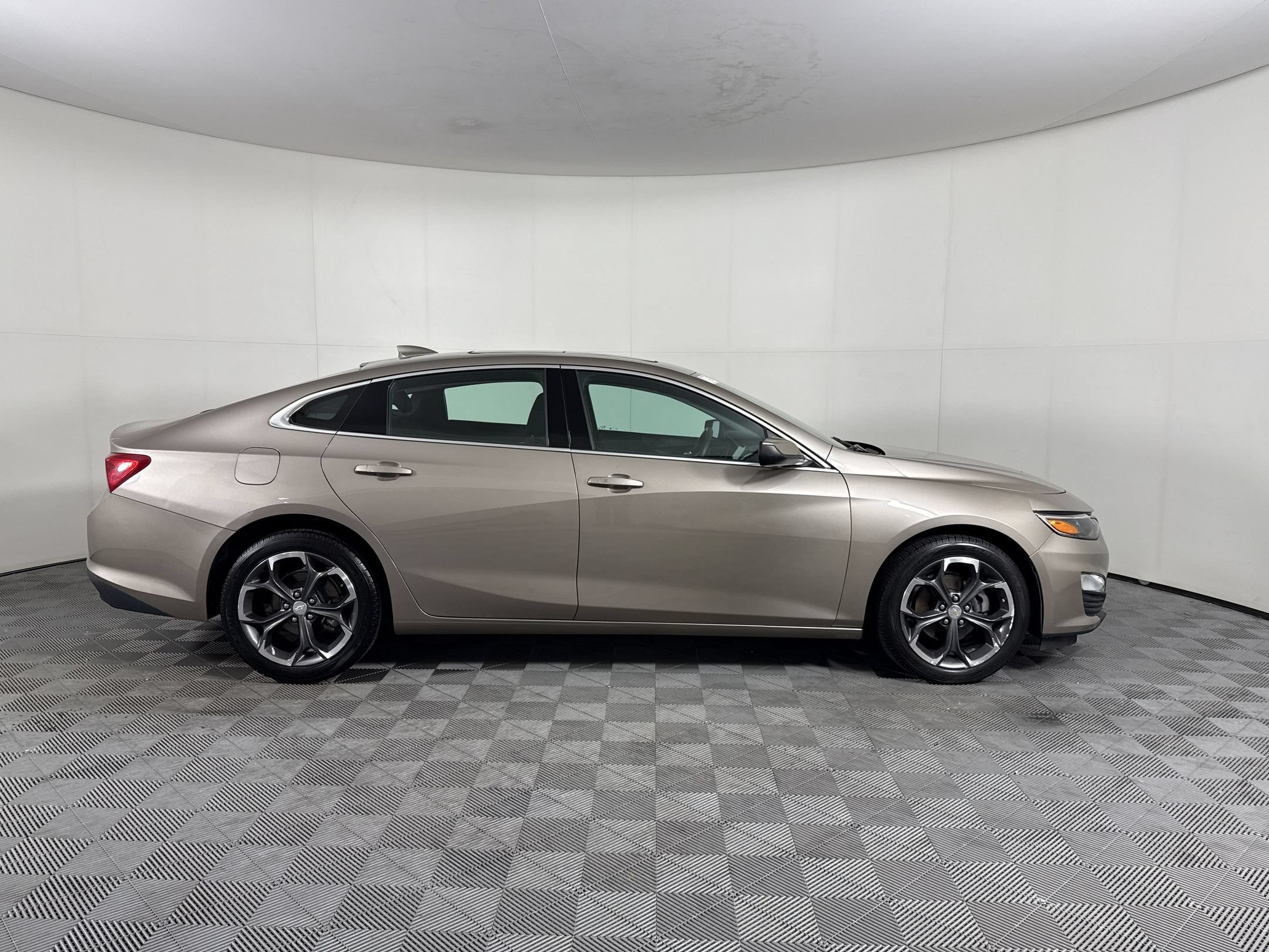 Used 2023 Chevrolet Malibu LT FWD image 8