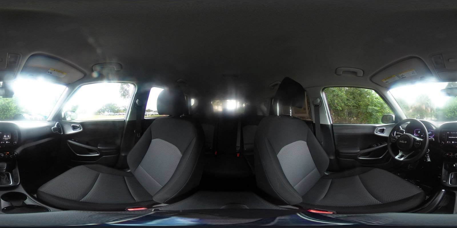 Used 2025 Kia Soul LX w/ LX Technology Package FWD image 41
