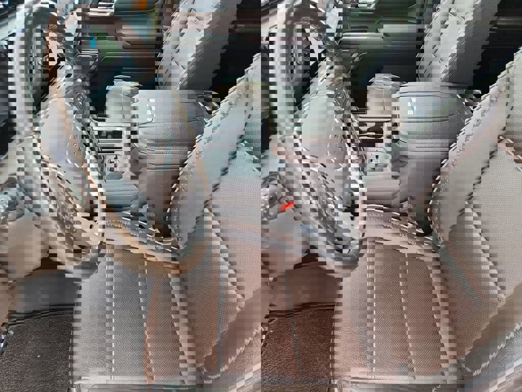 Used 2024 GMC Sierra 2500 Denali image 9