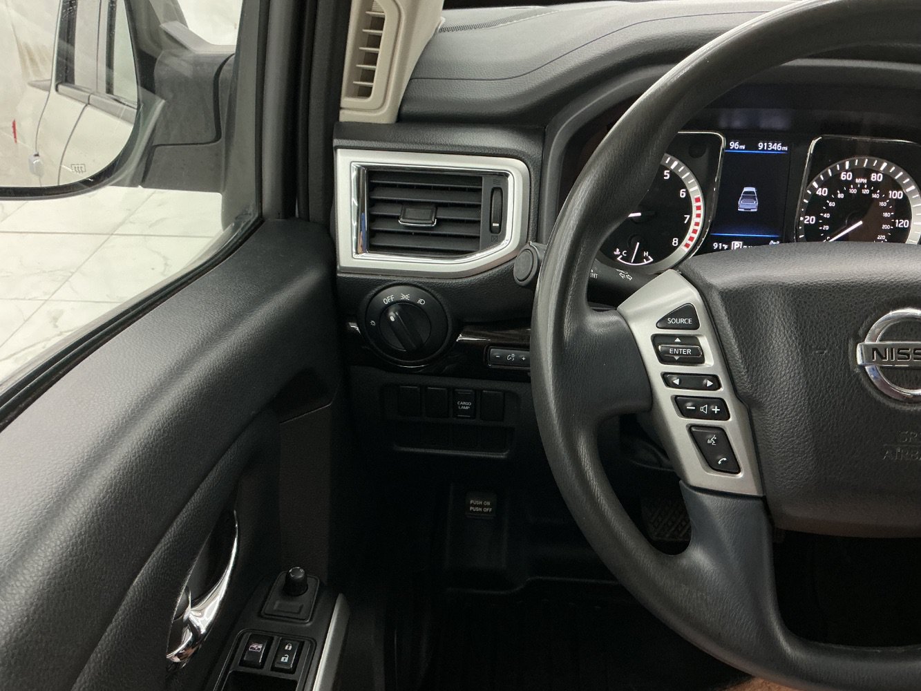 Used 2019 Nissan Titan SV AWD/4WD image 31