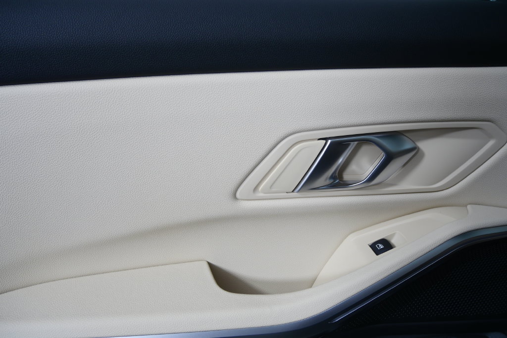 New 2026 BMW 330i Sedan w/ Premium Package RWD image 13
