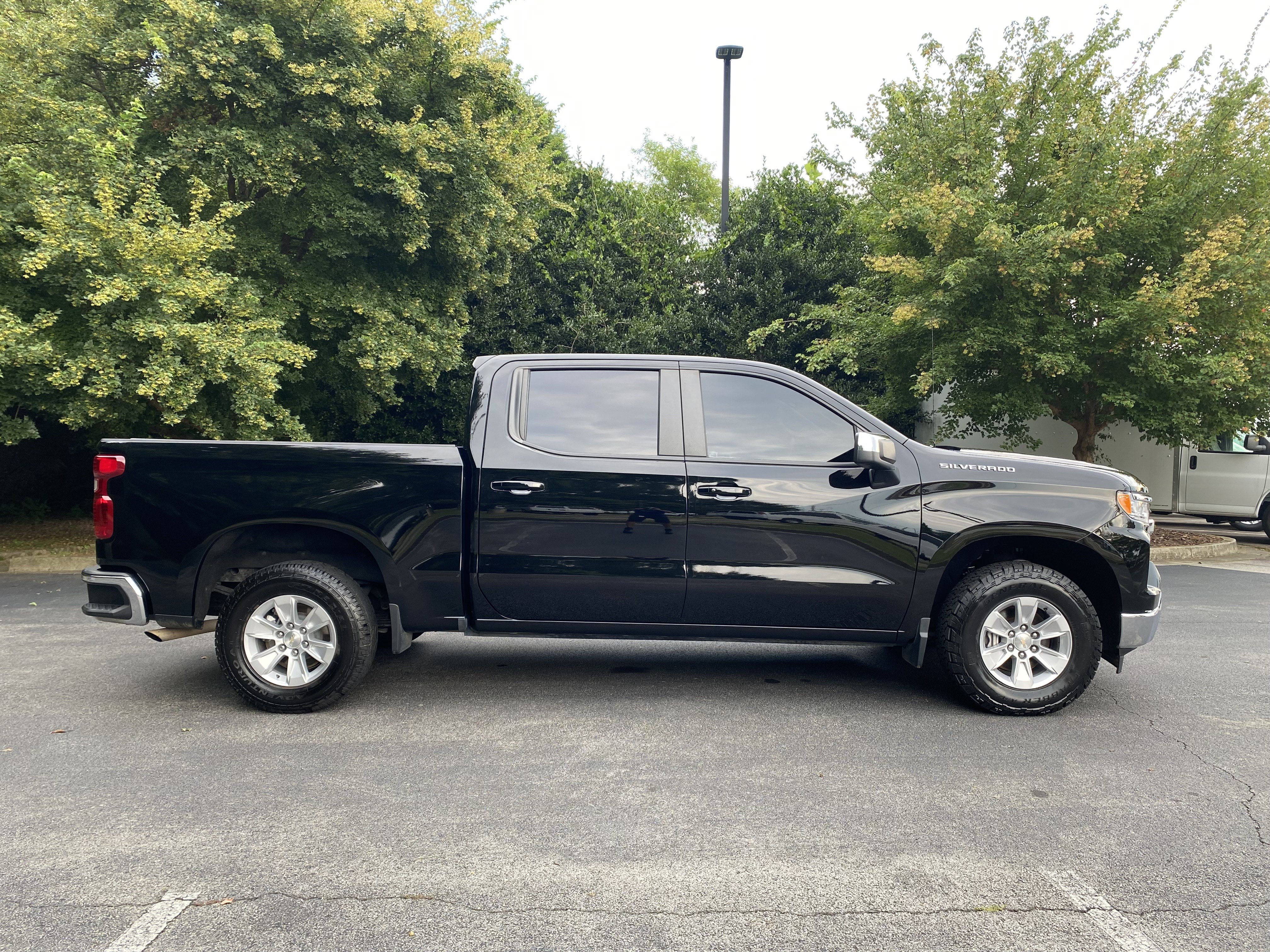 Used 2024 Chevrolet Silverado 1500 LT w/ Convenience Package II RWD image 10