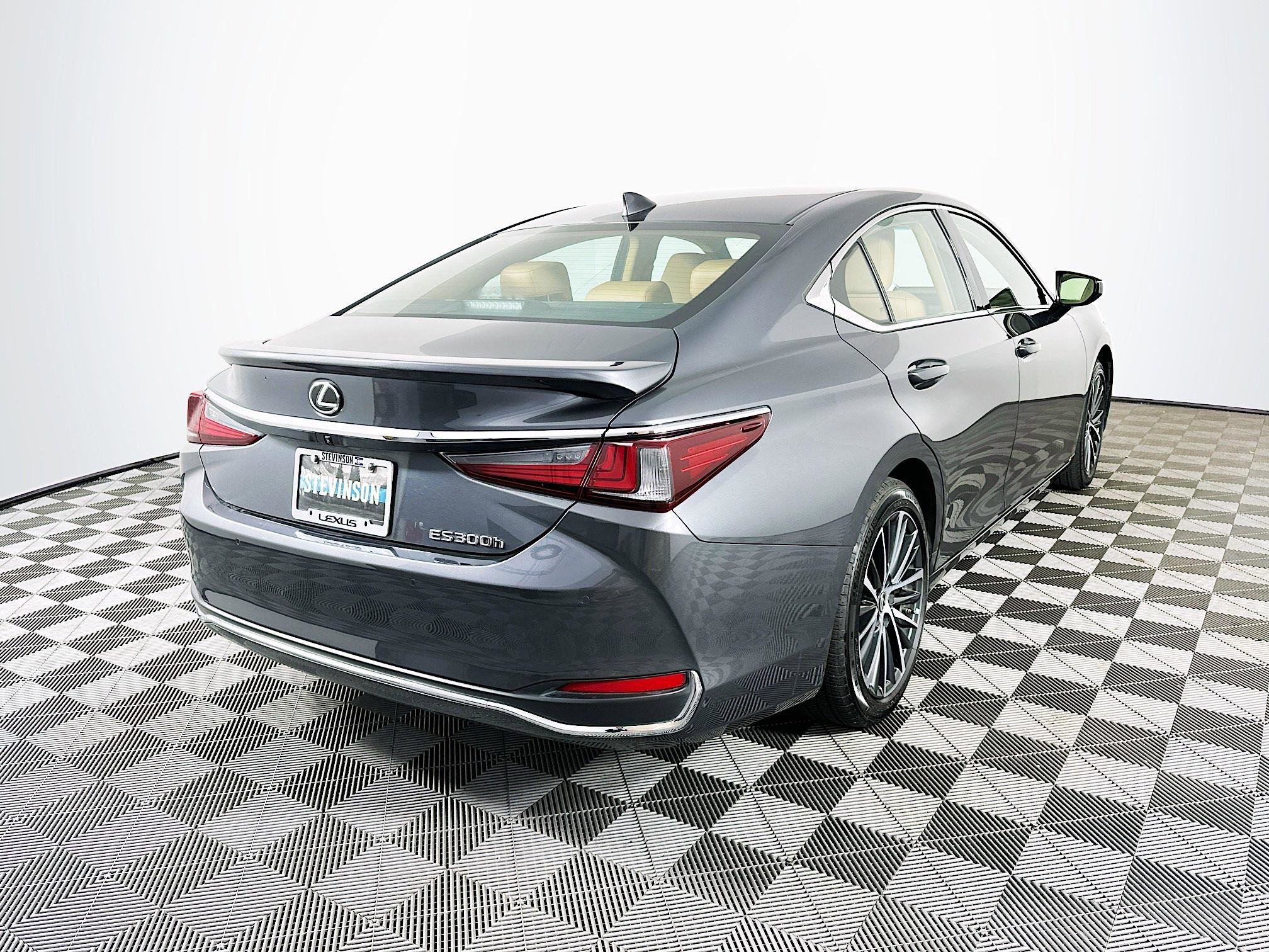 Used 2025 Lexus ES 300h ES 300h w/ Premium Package image 7
