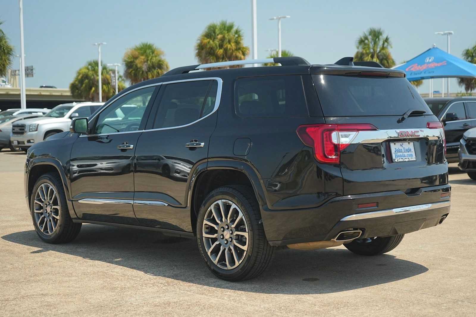 Used 2023 GMC Acadia Denali FWD image 4