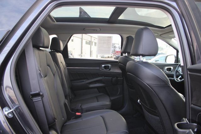 Used 2025 Kia Sorento SX image 33