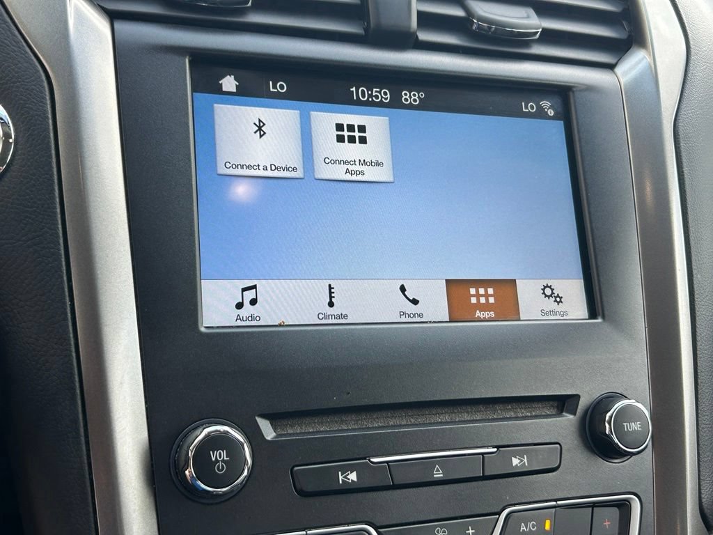 Used 2017 Ford Fusion SE w/ Equipment Group 201A FWD image 13