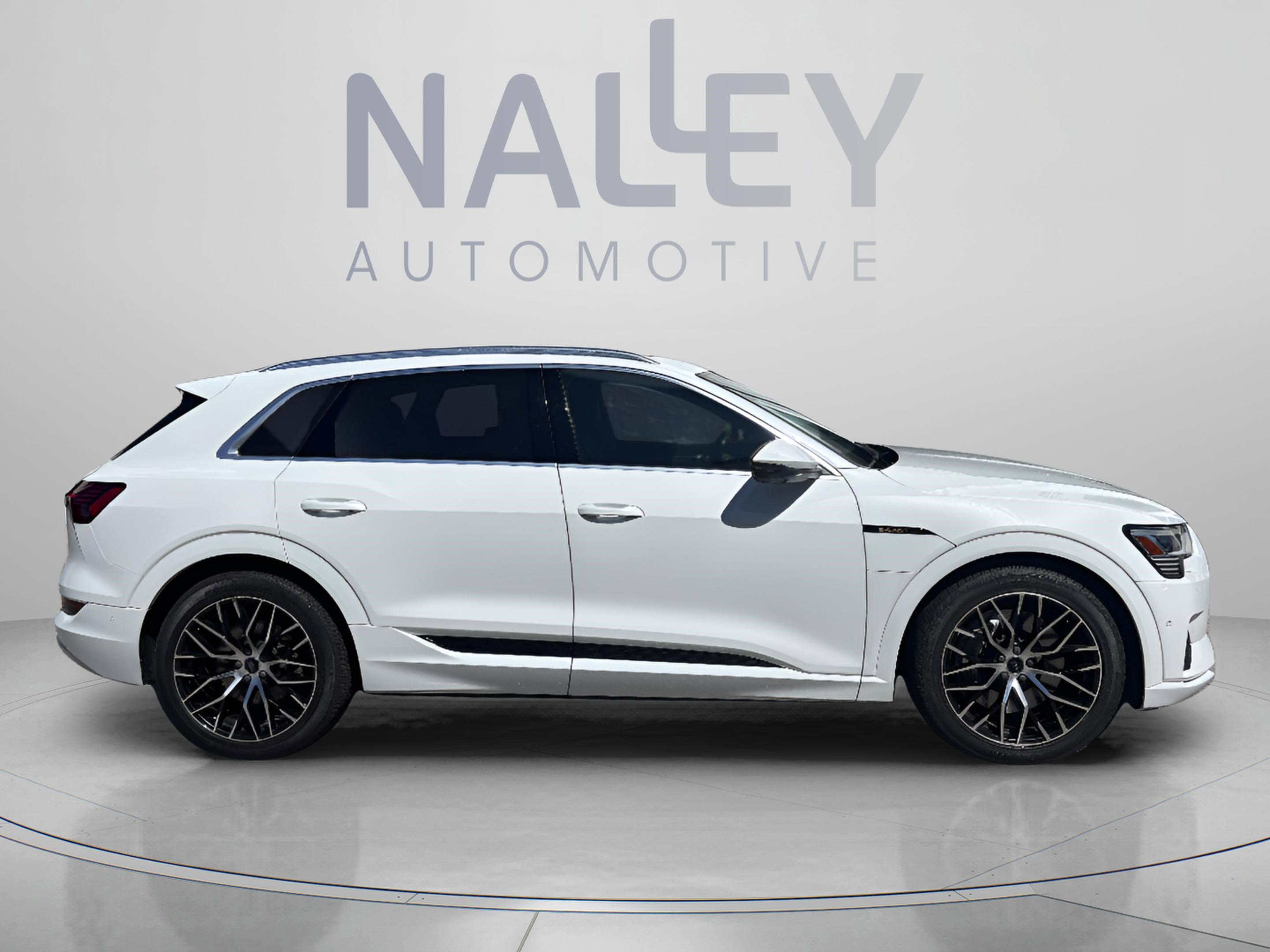Used 2019 Audi e-tron Prestige w/ Prestige Package AWD/4WD image 6
