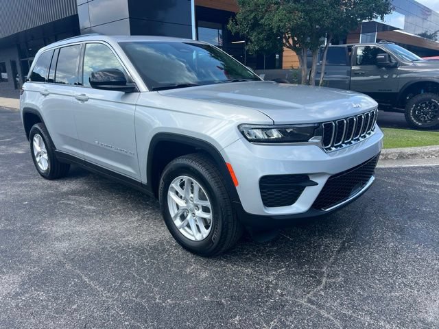 New 2026 Jeep Grand Cherokee Laredo X AWD/4WD image 1